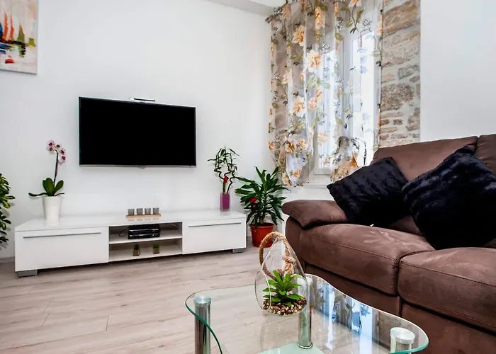 Apartment Driocastel Old Town