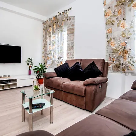 Driocastel Old Town רוביני